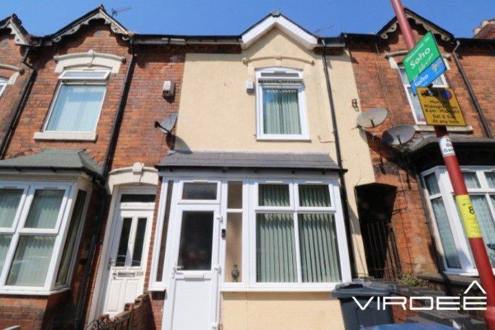 90 Clarence Road — photo 1 of 3