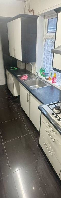 64 Edith Road — photo 3